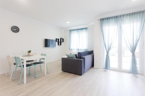 共用Lounge/電視區, Delminium in 加廸納