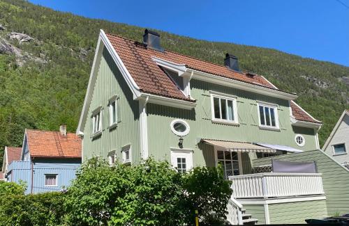 Sentral tomannsbolig ved park, Rjukan