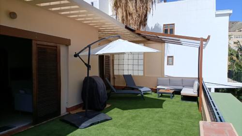 Luxury Penthouse, 50m2 terrace, downtown - Tap to explore photos