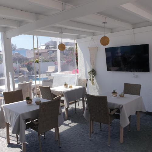 Facilities, Youth Hostel Anna in Santorini