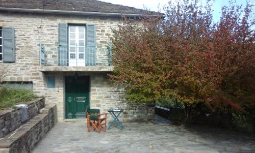 Petrino Spiti gîte à louer Trístenon