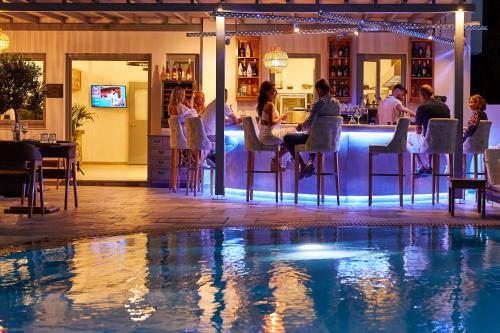 Amara Suites Santorini - image 6