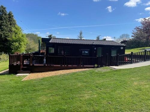 Lakeview Lodge, Builth Wells (pet friendly)