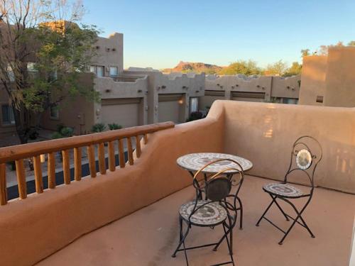 balkong/terrass, 3 En Suite Bedrooms!! Spacious 2-story townhome with pool and spa + 2-car garage in Cachet at Las Sendas