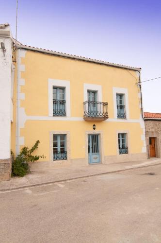 . Casa Amarilla Arribes
