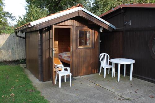 Small Bungalow with Shared Bathroom