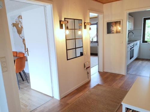 B&B Offenburg - Family-Apartment mit Balkon, Küche, Parkplatz & Waschmaschine - Bed and Breakfast Offenburg