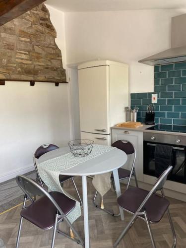 South Cottage - Garden, Views, Parking, Dogs, Cheshire, Walks, Family in Adlington