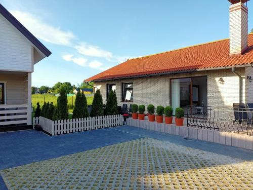 3 bedrooms, 5 beds