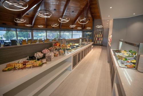 Restaurant, Distinction Luxmore Hotel Te Anau in Te Anau