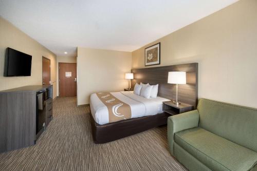 Quality Inn & Suites Fishkill South near I-84