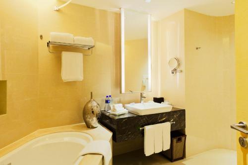 room detail thumbnail 2