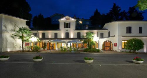 Hotel Ristorante La Grotta - Castiglione delle Stiviere