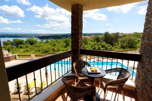 Suite with Balcony and Sea View