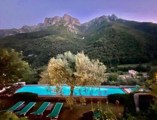 Medieval mountain setting with private garden - Colletta