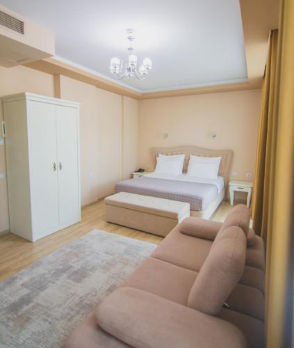 Christi's Hotel Borova - image 12