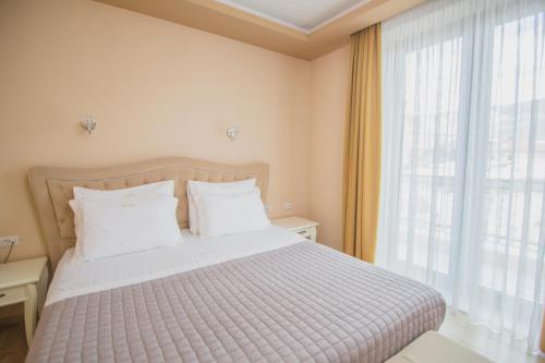 Christi's Hotel Borova - image 2