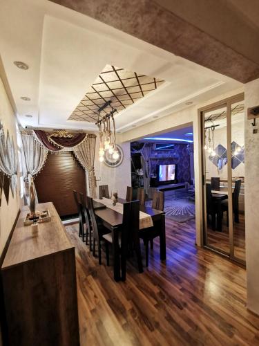 Facilities, Big, stylish and modern apartment with hot tub in Luxus