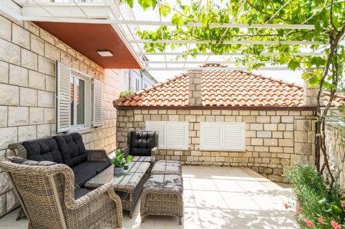 Holiday Home King - image 7