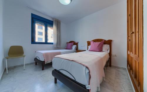 Holidays2Malaga Ayala 450 mts from beach & Terrace - image 3