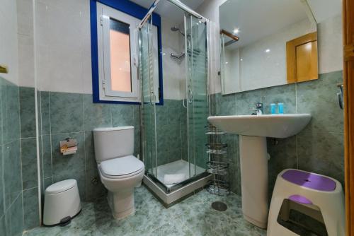 Holidays2Malaga Ayala 450 mts from beach & Terrace - image 5