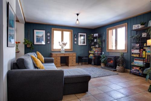 Chamonix Large Chalet, Sleeps 12, 200m2, 5 Bedroom, 4 Bathroom, Garden, Jacuzzi, Sauna