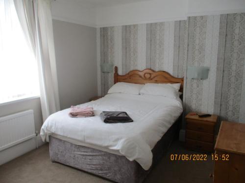 Sefton Lodge SEAFRONT PANORAMIC SEA VIEW ENSUITE BALCONY ROOMS AVAILABLE GUEST GARDEN - image 11