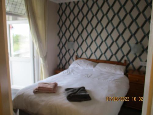 Sefton Lodge SEAFRONT PANORAMIC SEA VIEW ENSUITE BALCONY ROOMS AVAILABLE GUEST GARDEN - image 14