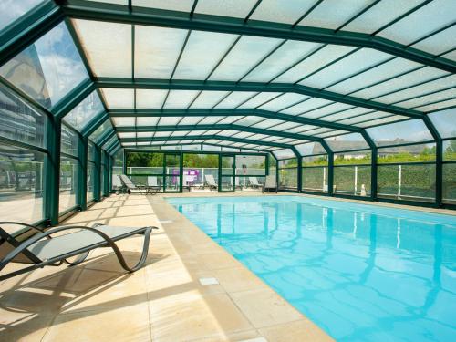 Svømmebasseng, Residence Vacanceole - Duguesclin in Dinan