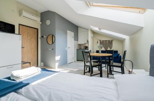 . Studio Apartment Taika