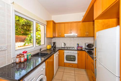 Three-Bedroom Villa image 10