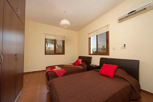 Three-Bedroom Villa image 10