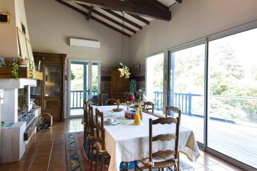 Restoran, Le Cèdre Bleu (Le Cedre Bleu) in Ciboure