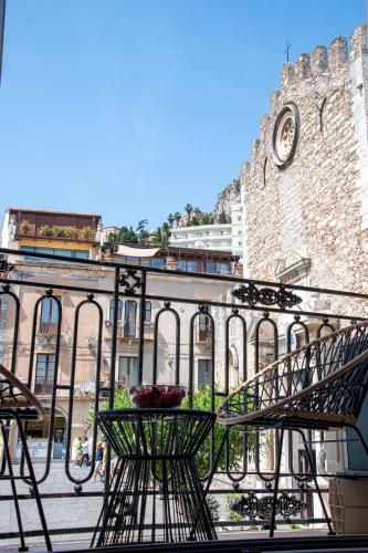 Castalia Apartments & Rooms Duomo Taormina 5