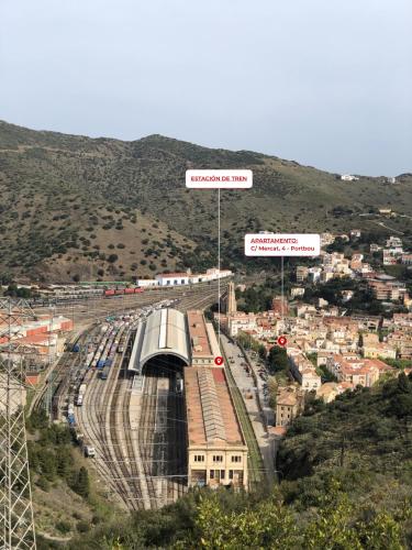  Piso en la costa brava y al inicio del Pirineo in Portbou
