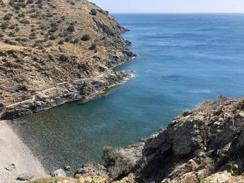 Beach, Piso en la costa brava y al inicio del Pirineo in Portbou