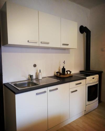 Apartma Caprivi Koprivnik, Kočevje, Kočevski rog (Apartma Caprivi Koprivnik, Kocevje, Kocevski rog) in Komarna Vas