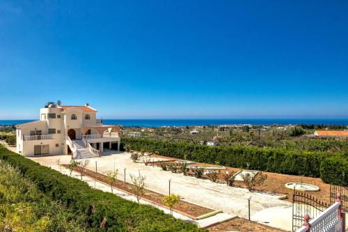 Five-Bedroom Villa image 6
