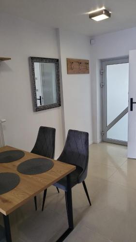 Oprema, Apartament Mochnackiego in Osiedle Podgrodzie