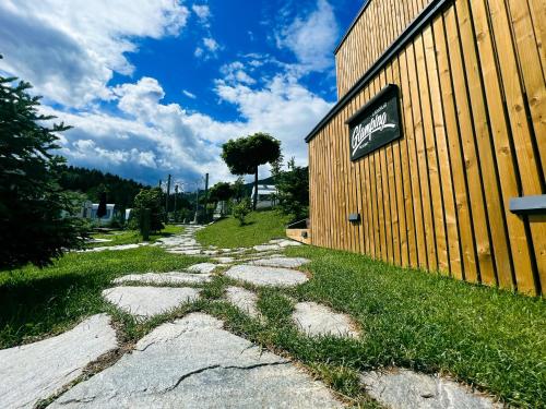 Зовнішній вигляд готелю, Glamping Langus in Топольсіка