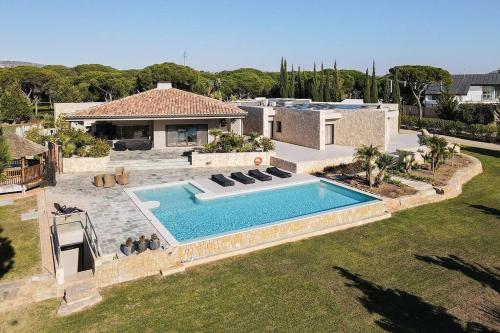 [LUXURY VILLA] Cinema, Sauna, Pool and Billiards gîte à louer Carvais de Baixo