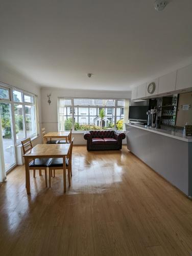Cottage Court Hotel in Tenby