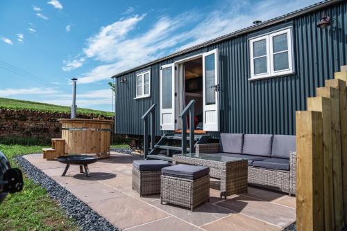 Inglewood Shepherd's Huts 2