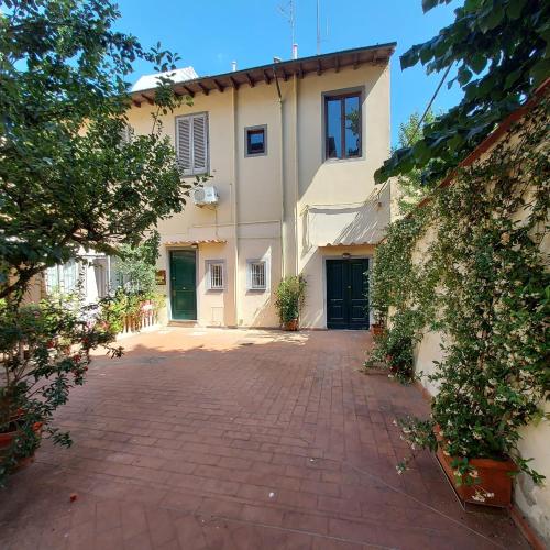  Amalia Apartment Via La Farina, Ferienwohnung in Florenz
