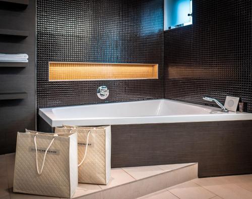 ห้องน้ำ, Der Oschberghof - Golf-Resort des Jahres in โดเนาเอส์ชินเกน