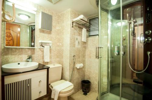 room detail thumbnail 2