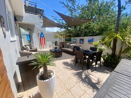 Walk to the Beach 2Min, Cozy, Boutique, Pool, Palmeras Del Mar Isabela in Isabela