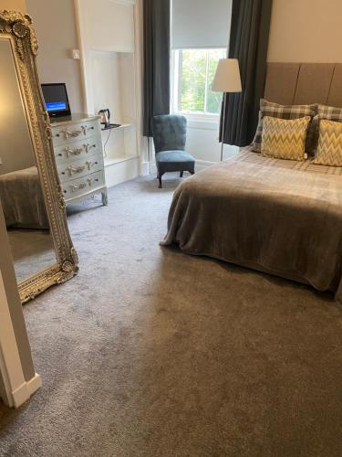 Ellwyn House Room Type - Large Double Room