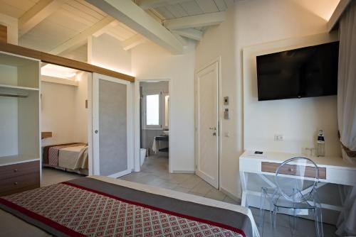 Limone Beach Resort - image 11