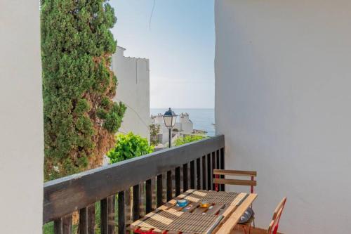 Beachfront sea view in cozy 1BR with pool and garage 2